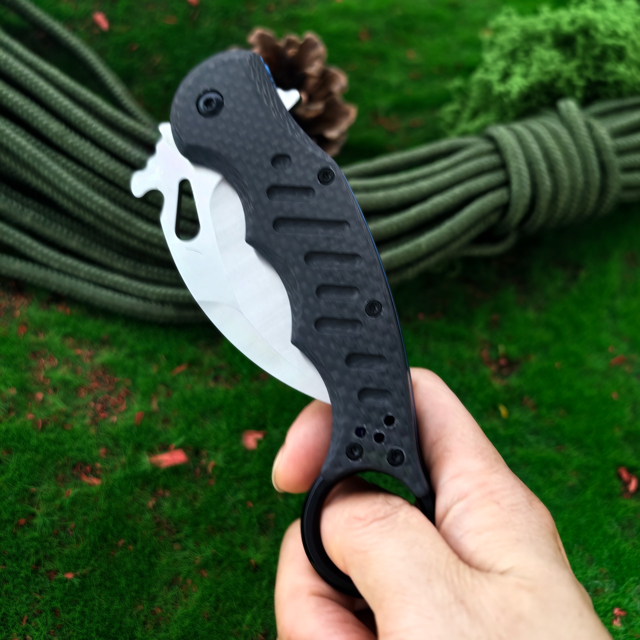 Claw shaped folding knife with - Edc Daily Carry review and price